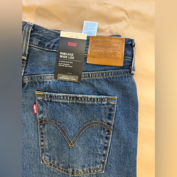 Levi's Women's RIBCAGE WIDE LEG WOMEN'S JEANS 31 x 32 Polar Permiter - Dark Wash - Picture 5 of 7